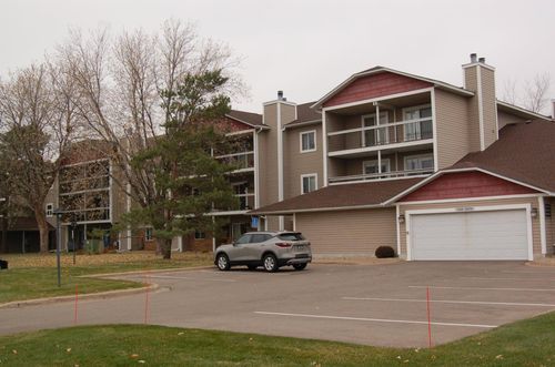 apt-105-7600 157th St W, Apple Valley, MN, 55124-9176 | Card Image