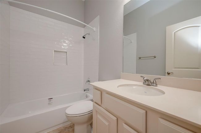 2323 Lost Bridge Ln, House other with 4 bedrooms, 3 bathrooms and 2 parking in Pearland TX | Image 28