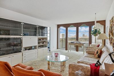 1502 - 301 174th St, Condo with 2 bedrooms, 2 bathrooms and null parking in Sunny Isles Beach FL | Image 2