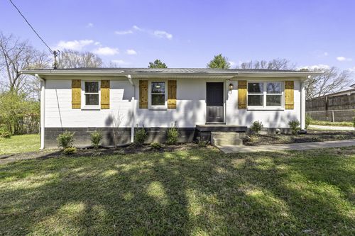 123 Hogin Rd, Dickson, TN, 37055-2742 | Card Image