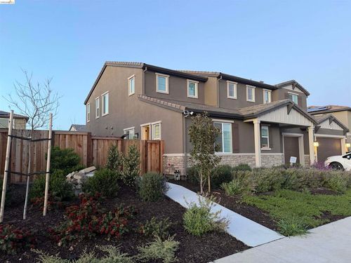 451 Trellis Way, Brentwood, CA, 94513-7252 | Card Image