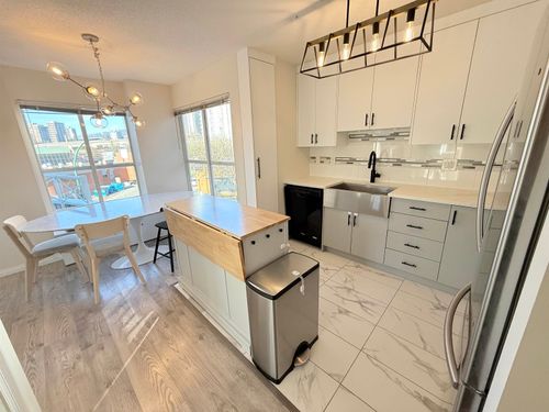 330-528 Rochester Ave, Coquitlam, BC, V3K7A5 | Card Image