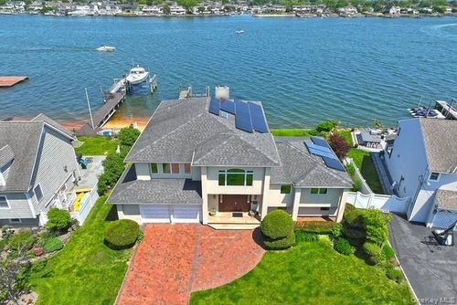 69 Ocean Ave, Massapequa, NY, 11758-7924 | Card Image