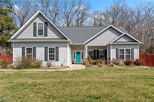 323 Wendover Dr, Salisbury, NC, 28147-8033 | Card Image