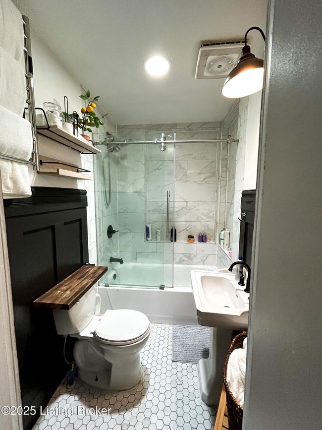 181 Pendleton Ave, House other with 5 bedrooms, 2 bathrooms and null parking in Bedford KY | Image 16