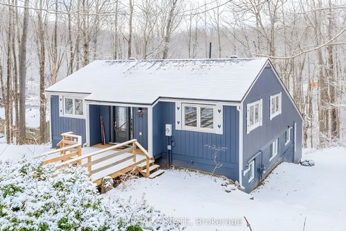 32 Oneida Ave, Coldwater, ON, L0K1E0 | Card Image