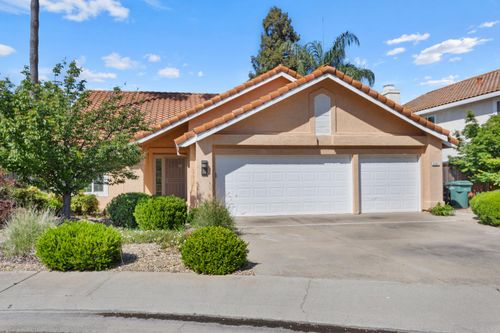 3301 El Valle Way, Antelope, CA, 95843-4973 | Card Image