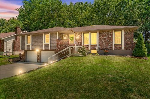 1308 Sw 20th St, Blue Springs, MO, 64015-4722 | Card Image