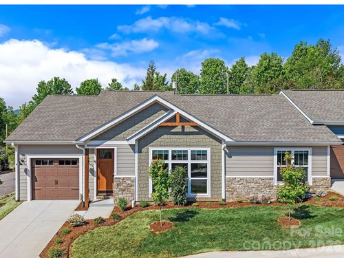 8 Heartleaf Cir, Arden, NC, 28704-1490 | Card Image