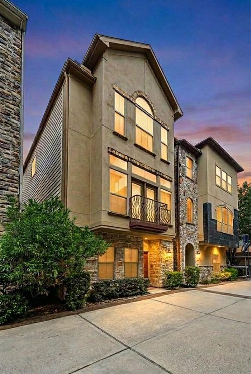 562 Bomar St, Houston, TX, 77006-1407 | Card Image