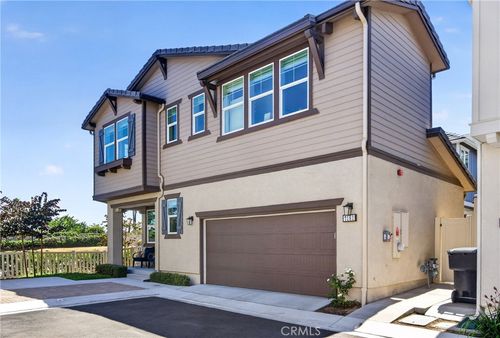 7182 Beck Dr, Riverside, CA, 92503-1010 | Card Image