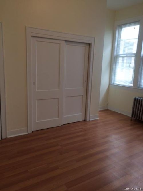71 Main St, Freeport, NY, 11520-3867 | Card Image