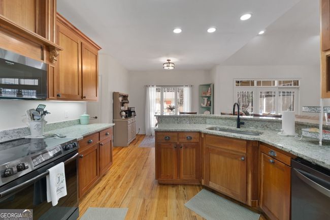 76 Creekside Ct, House other with 4 bedrooms, 4 bathrooms and 2 parking in Zebulon GA | Image 16