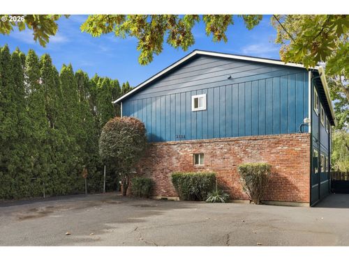 2121 Se 50th Ave, Portland, OR, 97215-3816 | Card Image