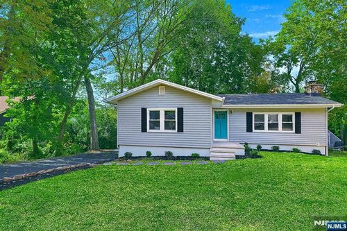 6 Tamarack Trl, Hardyston, NJ, 07460-1219 | Card Image