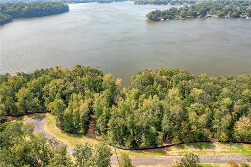 21-1210 Great Egret Dr, Clover, SC, 29710-6106 | Card Image