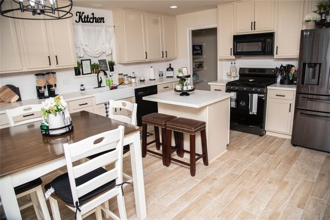 other view of kitchen | Image 15