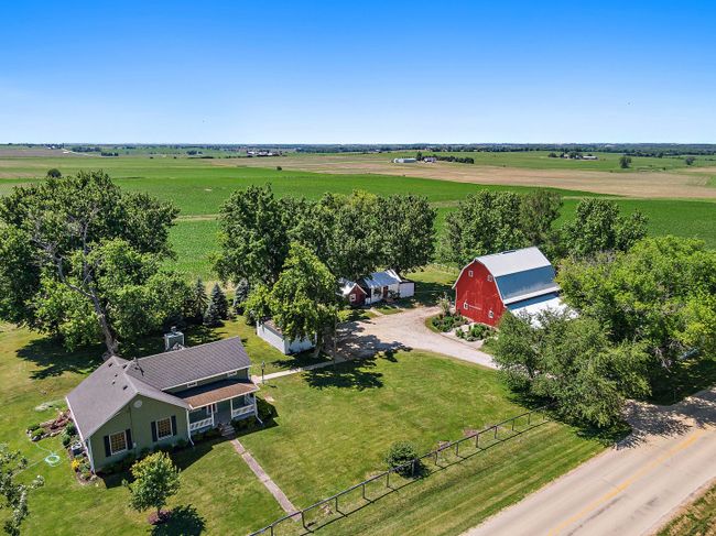 30789 5 Points Rd, House other with 3 bedrooms, 2 bathrooms and 6 parking in Kingston IL | Image 42