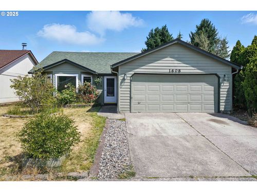 1608 Nw 3rd St, Battle Ground, WA, 98604-4353 | Card Image