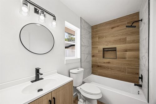 10259 Old Orchard Rd, La Porte, TX, 77571-4227 | Card Image