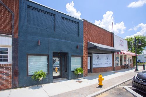 101 S Main St, Mount Pleasant, TN, 38474-1628 | Card Image