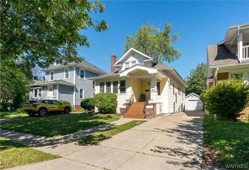 82 Crosby Ave, Buffalo, NY, 14217-2412 | Card Image