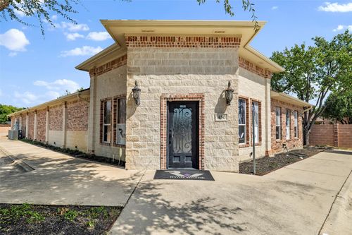 450 W Harwood Rd, Hurst, TX, 76054-2939 | Card Image