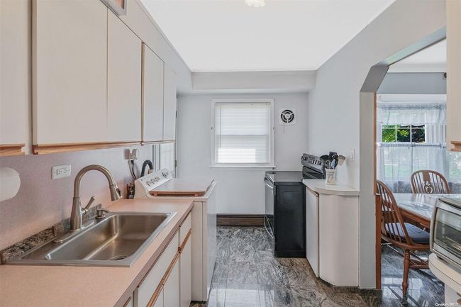 30 Saddle Ln, House other with 3 bedrooms, 2 bathrooms and null parking in Levittown NY | Image 13