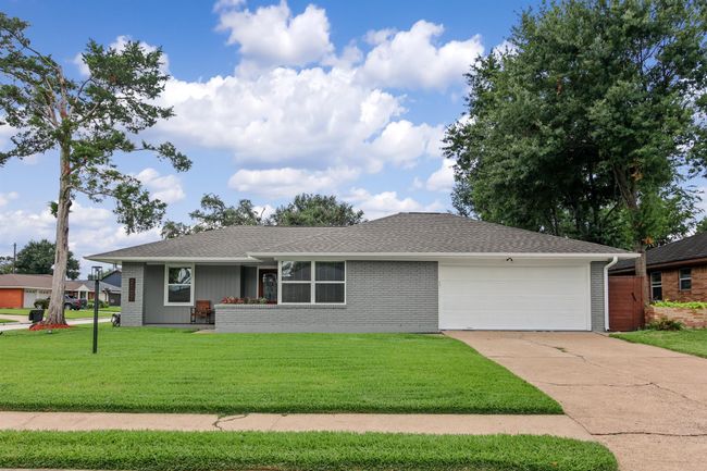The home has been well maintained and the exterior has been recently painted as well. | Image 30