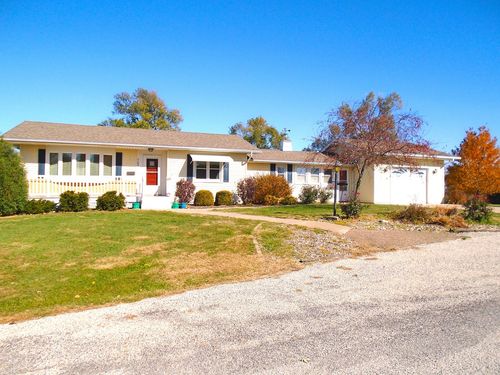 702 High St, Dixon, IA, 52745-7714 | Card Image