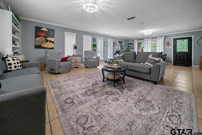 1114 E Neches St, House other with 3 bedrooms, 2 bathrooms and null parking in Palestine TX | Image 8