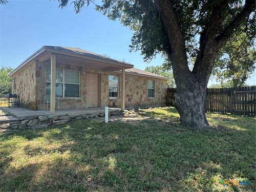 200 7th St, Lometa, TX, 76853-2029 | Card Image