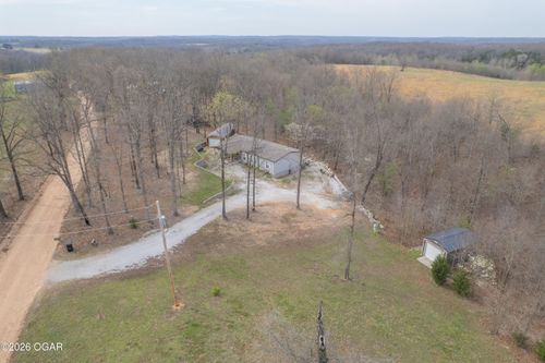 553 Buckeye Ln, Stella, MO, 64867-8335 | Card Image