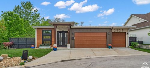 2625 Bridgewater Dr, Lawrence, KS, 66046-5631 | Card Image