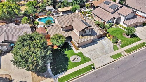 1742 Cromwell Ave, Clovis, CA, 93611-7355 | Card Image