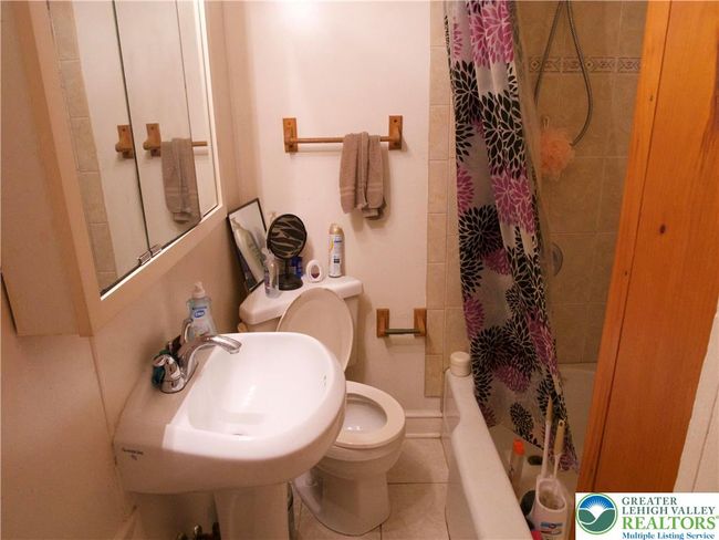 86 Garibaldi Ave, Home with 13 bedrooms, 9 bathrooms and null parking in Roseto PA | Image 14
