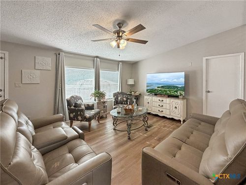 7662 Jessica Ln, Spring Branch, TX, 78070-5012 | Card Image