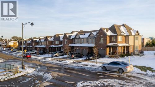 821 Paris Blvd, Waterloo, ON, N2T0B2 | Card Image