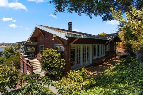 356 Alexander Street, Crockett, CA, 94525 | Card Image
