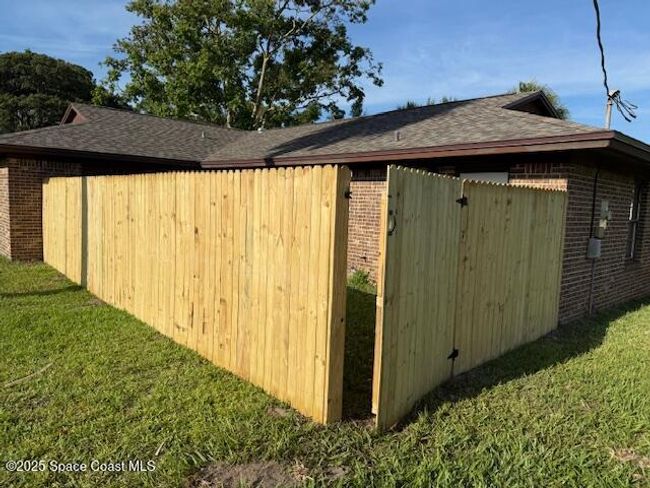 901 Emerson Dr Ne, House other with 3 bedrooms, 2 bathrooms and null parking in Palm Bay FL | Image 12