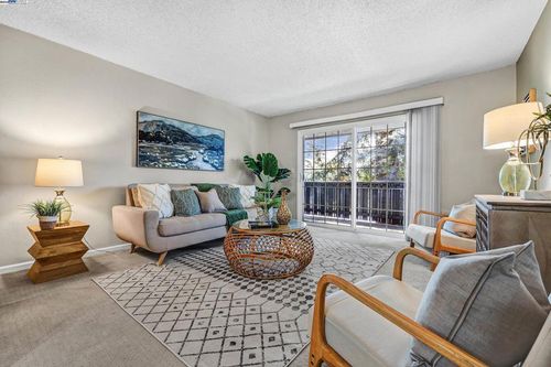 apt-15-7323 Starward Dr, Dublin, CA, 94568-1859 | Card Image