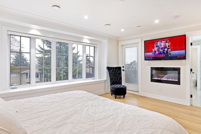 8151 13 Th Avenue, House other with 9 bedrooms, 8 bathrooms and 4 parking in Burnaby BC | Image 25