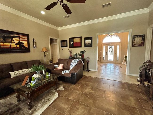 390 Hackberry Dr, House other with 5 bedrooms, 5 bathrooms and 3 parking in Andrews TX | Image 8