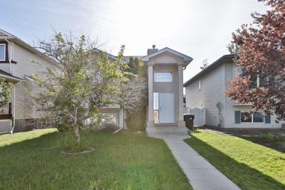 137 Peigan Crt W, House detached with 4 bedrooms, 2 bathrooms and 3 parking in Lethbridge AB | Image 2