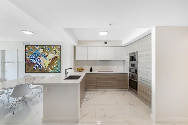 UNIT-2303 - 300 Sunny Isles Blvd, Condo with 2 bedrooms, 3 bathrooms and null parking in Sunny Isles Beach FL | Image 7