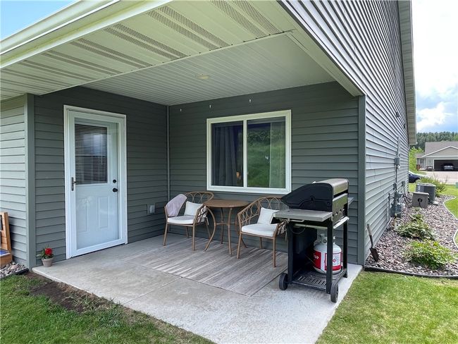 Private covered back patio! Perfect for grilling and relaxing! | Image 27