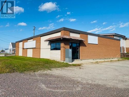 33 Brunelle Rd N, Kapuskasing, ON, P5N2M1 | Card Image