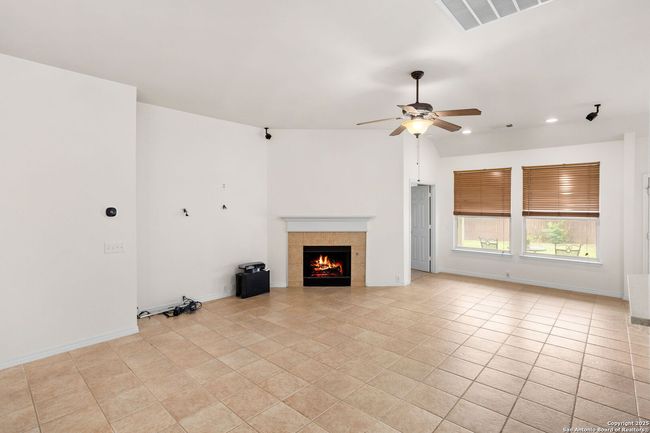 10406 Canyon Riv, House other with 4 bedrooms, 3 bathrooms and null parking in Helotes TX | Image 9