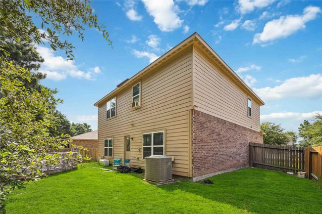 Generous yard space! | Image 25