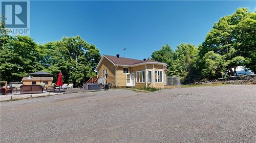 129 Maple Dr, Kagawong, ON, P0P1J0 | Card Image